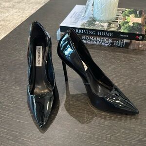 Worn 1x STEVE MADDEN BLACK PATENT HIGH HEELED PUMPS EUC SIZE 5.5